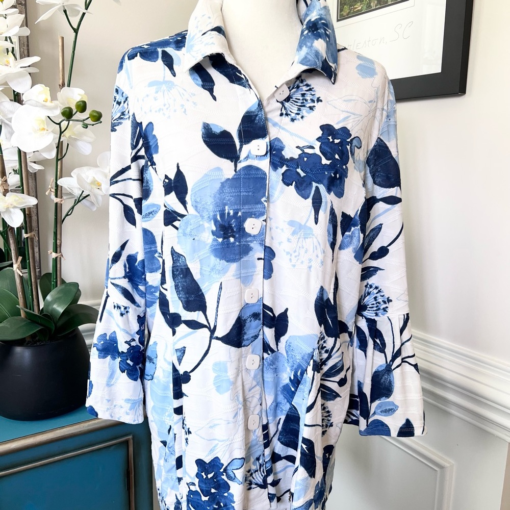 Ali Miles Blue and White Floral Button Down 3/4 Bell Sleeve Top Size L